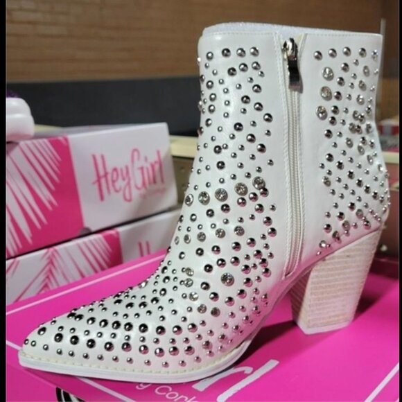 Hey Girl White Bling Line Dance Ankle Boots sz 8 - Picture 3 of 3